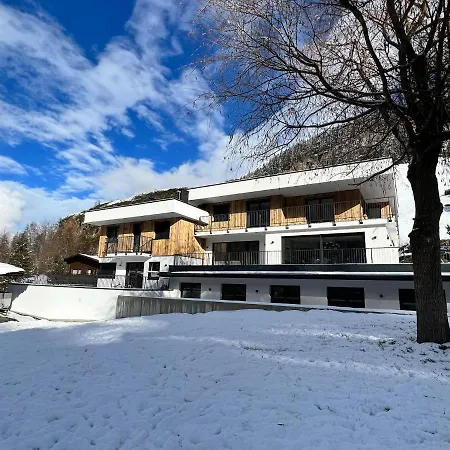 Apartament In Near Lift *