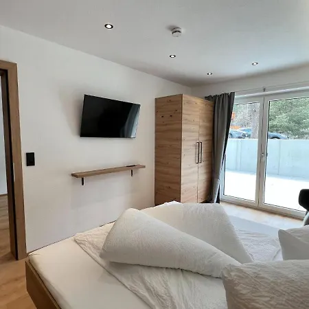 Inviting In With Terrace Apartament *